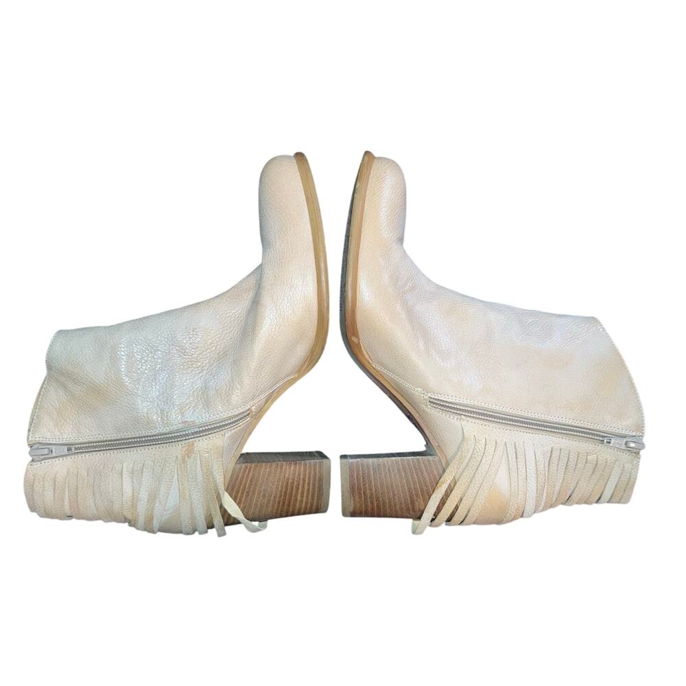 Sundance Cream Leather Western Heeled
Booties- size  39/9 - N18 - Picture 6 of 12